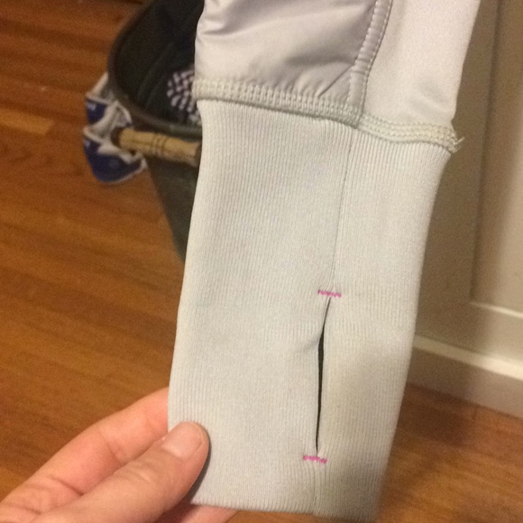 North face jacket - Picture 3 of 6